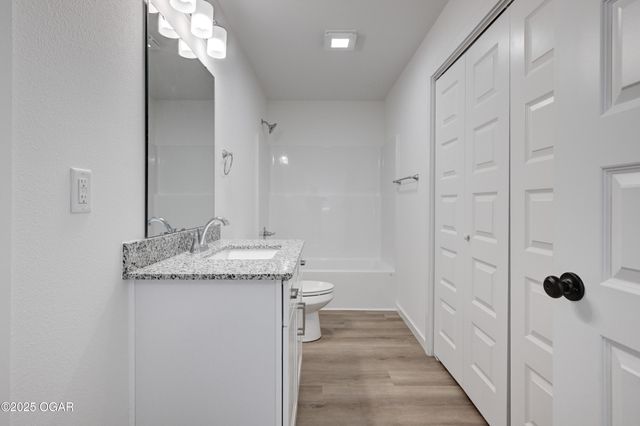 2632 E 4th Street, Joplin, MO 64801