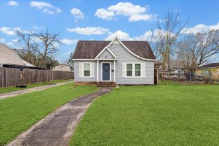 215 Morrell Street, Baytown, TX 77520