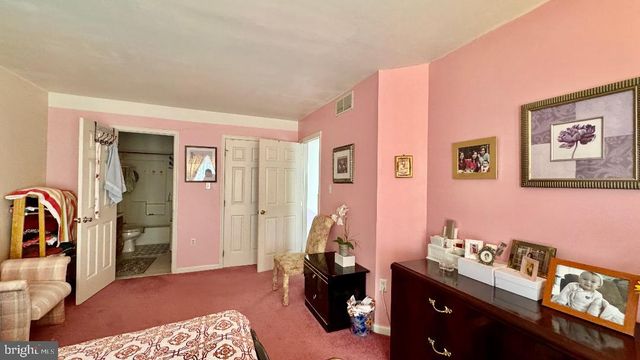 18 KARLSTAD RD, New Castle, DE 19720