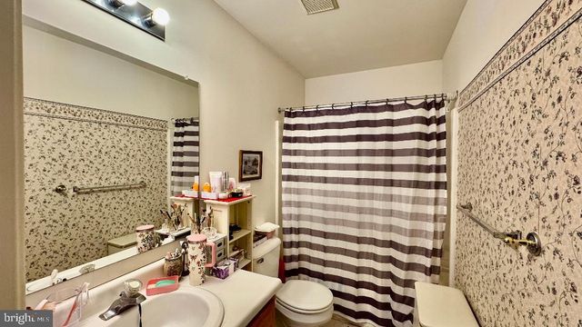 18 KARLSTAD RD, New Castle, DE 19720