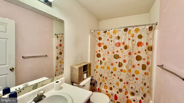 18 KARLSTAD RD, New Castle, DE 19720