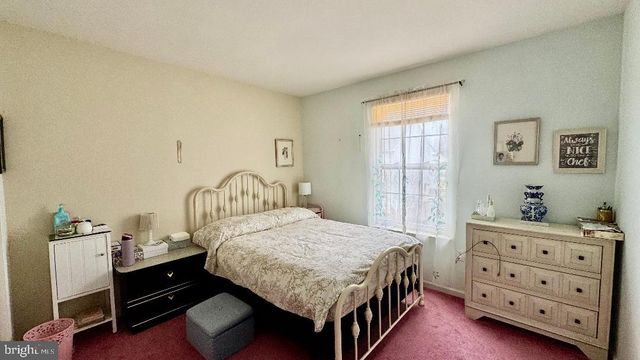 18 KARLSTAD RD, New Castle, DE 19720