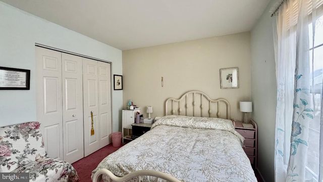 18 KARLSTAD RD, New Castle, DE 19720