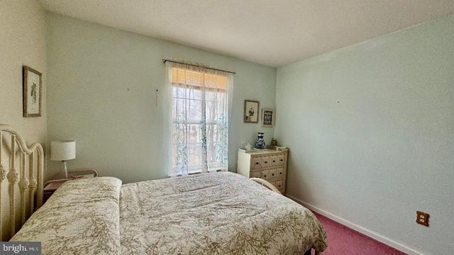 18 KARLSTAD RD, New Castle, DE 19720