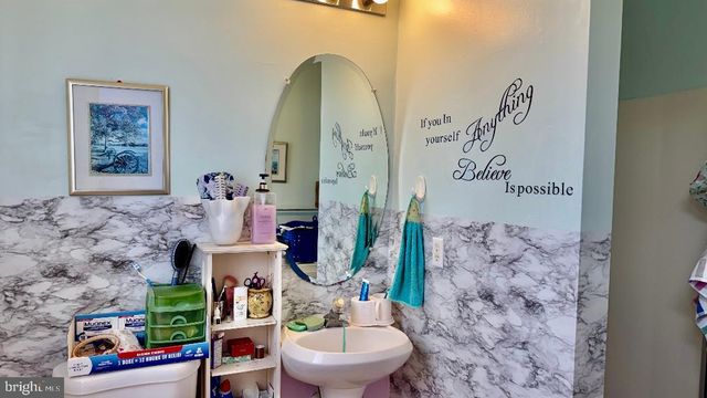 18 KARLSTAD RD, New Castle, DE 19720