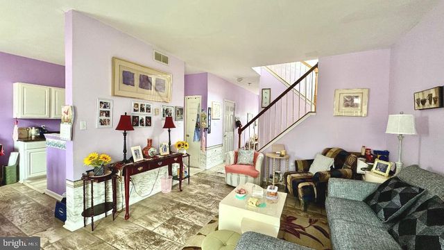 18 KARLSTAD RD, New Castle, DE 19720