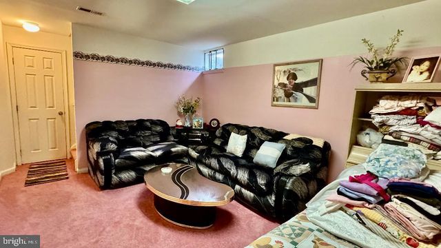 18 KARLSTAD RD, New Castle, DE 19720