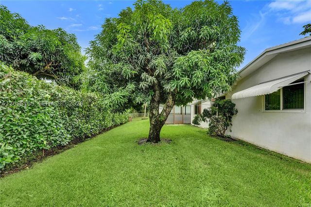 1731 NW 86th Ave, Pembroke Pines, FL 33024
