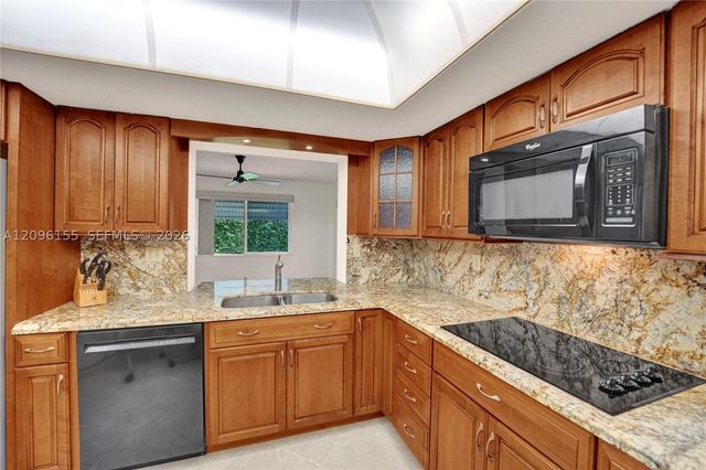 1731 NW 86th Ave, Pembroke Pines, FL 33024