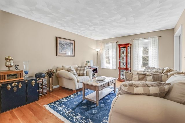 3 Hillview Drive, Methuen, MA 01844