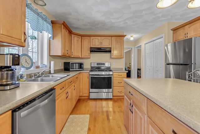 3 Hillview Drive, Methuen, MA 01844