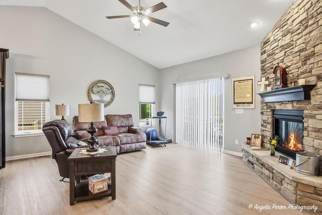 671 Tindalls Nest, Twin Lakes, WI 53181