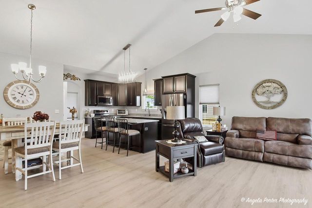 671 Tindalls Nest, Twin Lakes, WI 53181