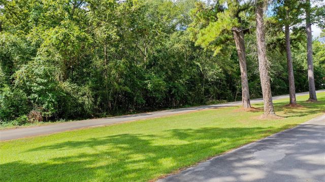 2210 Appian Way, New Caney, TX 77357