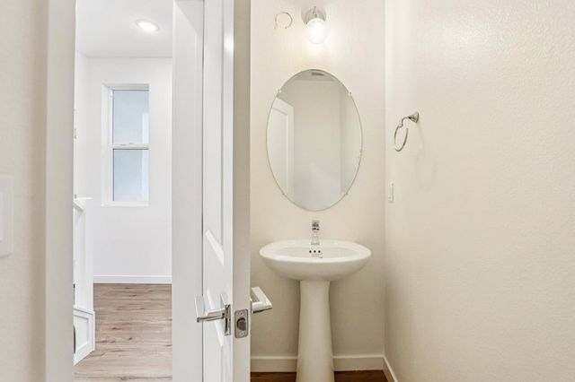 6443 Jacinto Ave, Sacramento, CA 95823