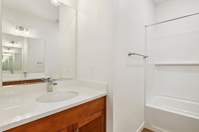 6443 Jacinto Ave, Sacramento, CA 95823