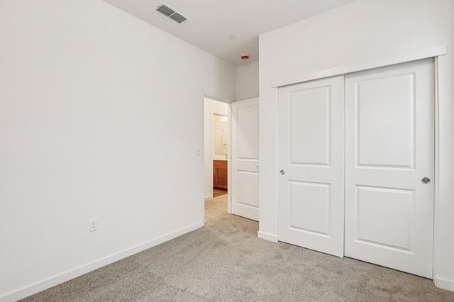 6443 Jacinto Ave, Sacramento, CA 95823