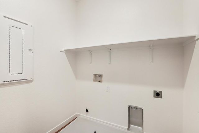 6443 Jacinto Ave, Sacramento, CA 95823