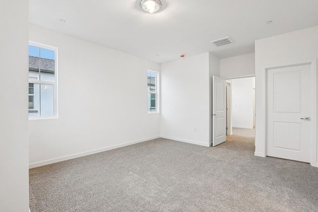 6443 Jacinto Ave, Sacramento, CA 95823