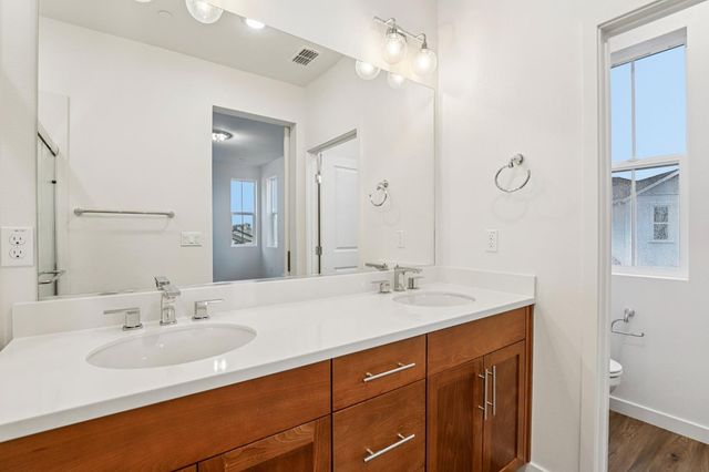 6443 Jacinto Ave, Sacramento, CA 95823