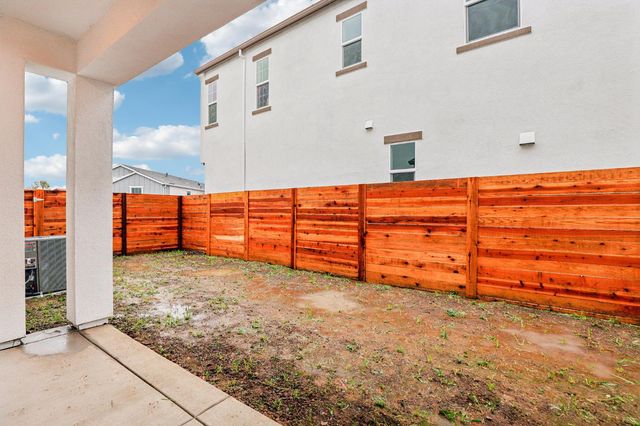 6443 Jacinto Ave, Sacramento, CA 95823