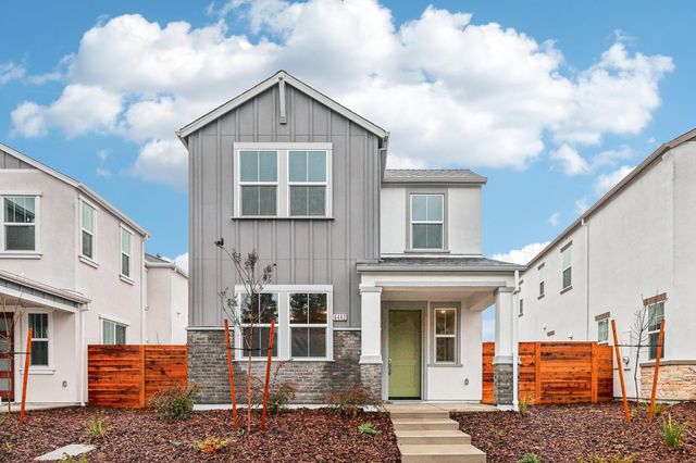 6443 Jacinto Ave, Sacramento, CA 95823