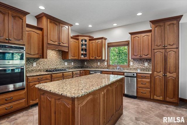 47 WOODLAND Trail, Rochester, IL 62563