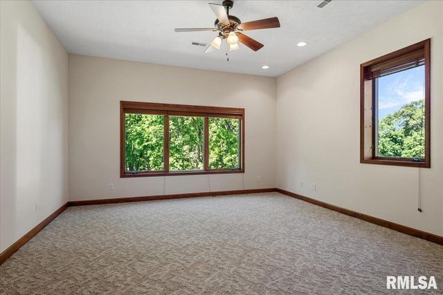 47 WOODLAND Trail, Rochester, IL 62563