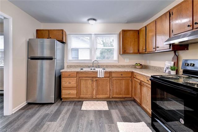 704 Old Buckroe RD, Hampton, VA 23663