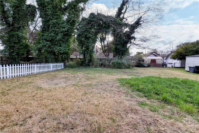 704 Old Buckroe RD, Hampton, VA 23663