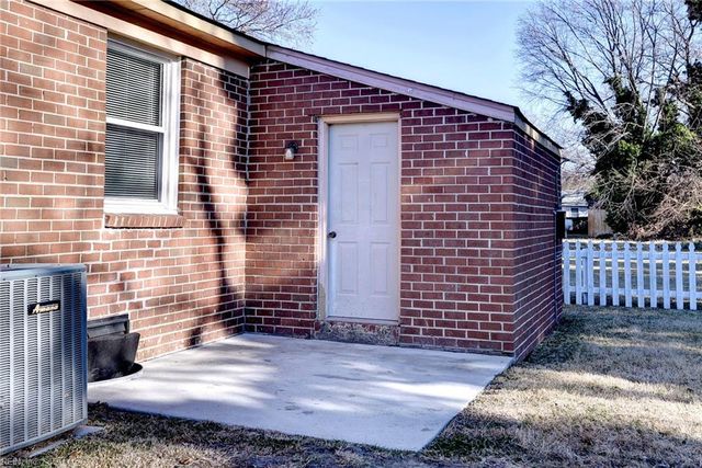 704 Old Buckroe RD, Hampton, VA 23663