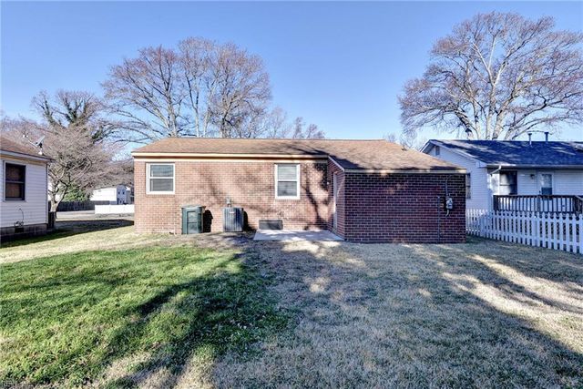 704 Old Buckroe RD, Hampton, VA 23663