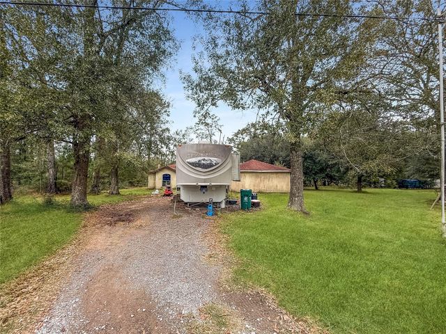 4585 Eaves Road, Vidor, TX 77662