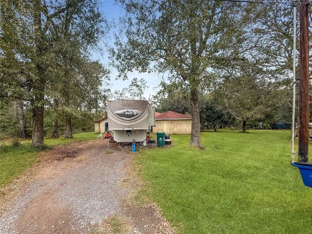 4585 Eaves Road, Vidor, TX 77662