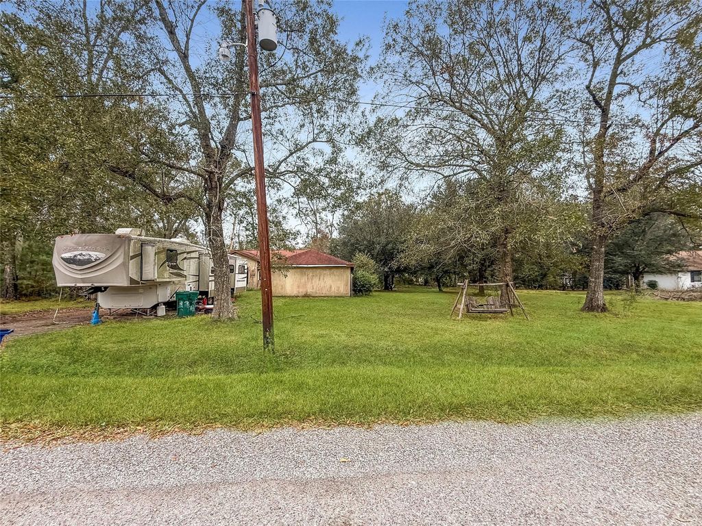 4585 Eaves Road, Vidor, TX 77662