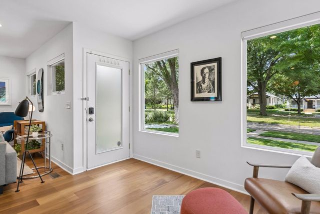 1242 Edgcumbe Road, Saint Paul, MN 55105