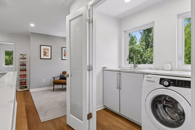 1242 Edgcumbe Road, Saint Paul, MN 55105