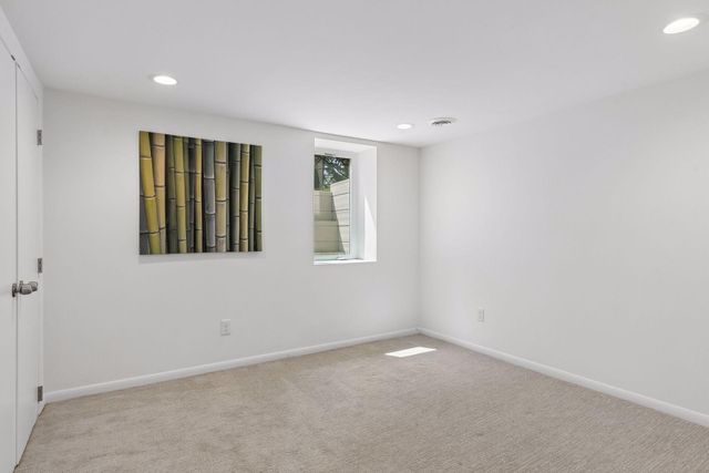 1242 Edgcumbe Road, Saint Paul, MN 55105