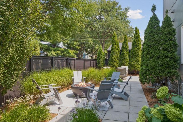 1242 Edgcumbe Road, Saint Paul, MN 55105