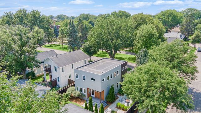 1242 Edgcumbe Road, Saint Paul, MN 55105