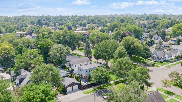 1242 Edgcumbe Road, Saint Paul, MN 55105