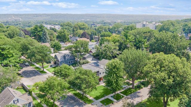 1242 Edgcumbe Road, Saint Paul, MN 55105