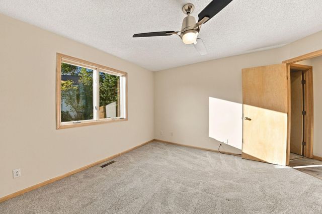 2330 Oak Glen Court, Stillwater, MN 55082