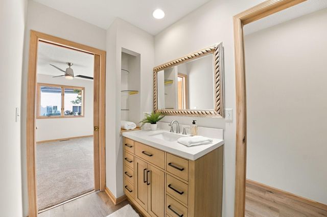 2330 Oak Glen Court, Stillwater, MN 55082
