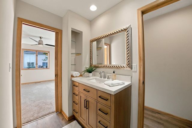 2330 Oak Glen Court, Stillwater, MN 55082