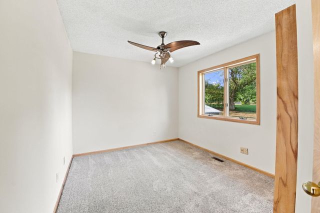 2330 Oak Glen Court, Stillwater, MN 55082