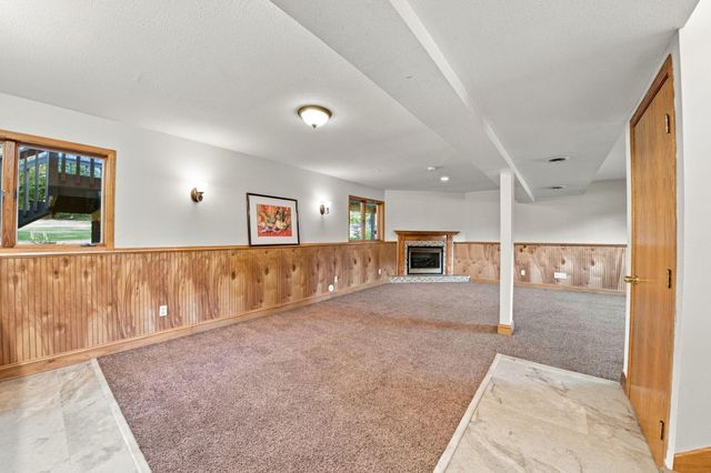 2330 Oak Glen Court, Stillwater, MN 55082