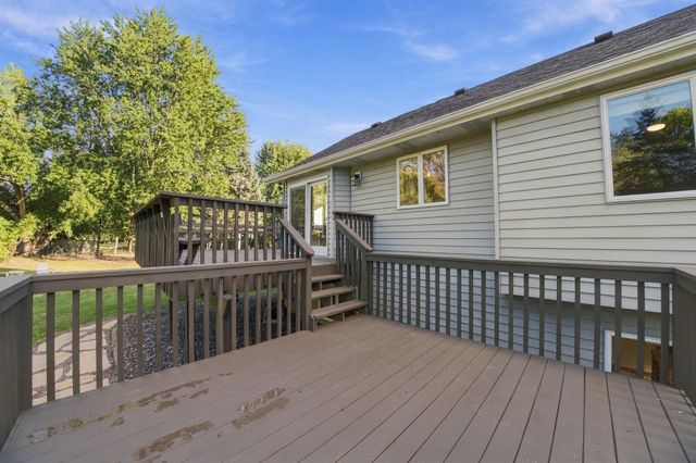 2330 Oak Glen Court, Stillwater, MN 55082