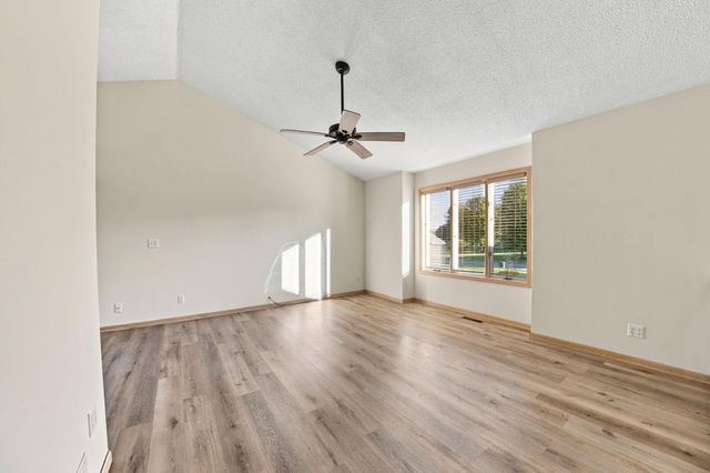 2330 Oak Glen Court, Stillwater, MN 55082