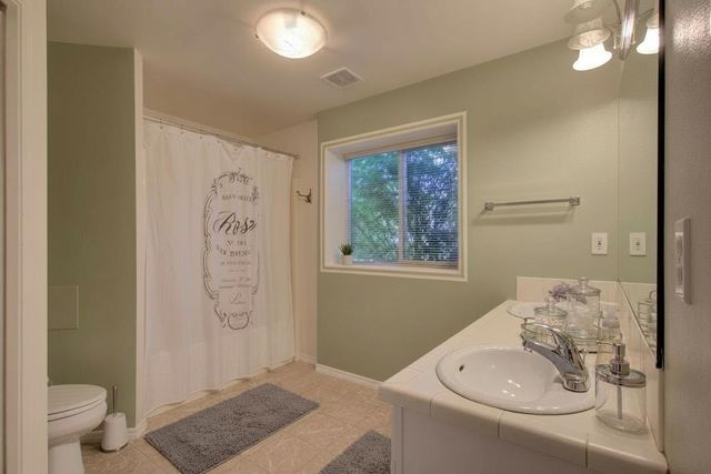 22923 E Eaglebend Ln, Liberty Lake, WA 99019
